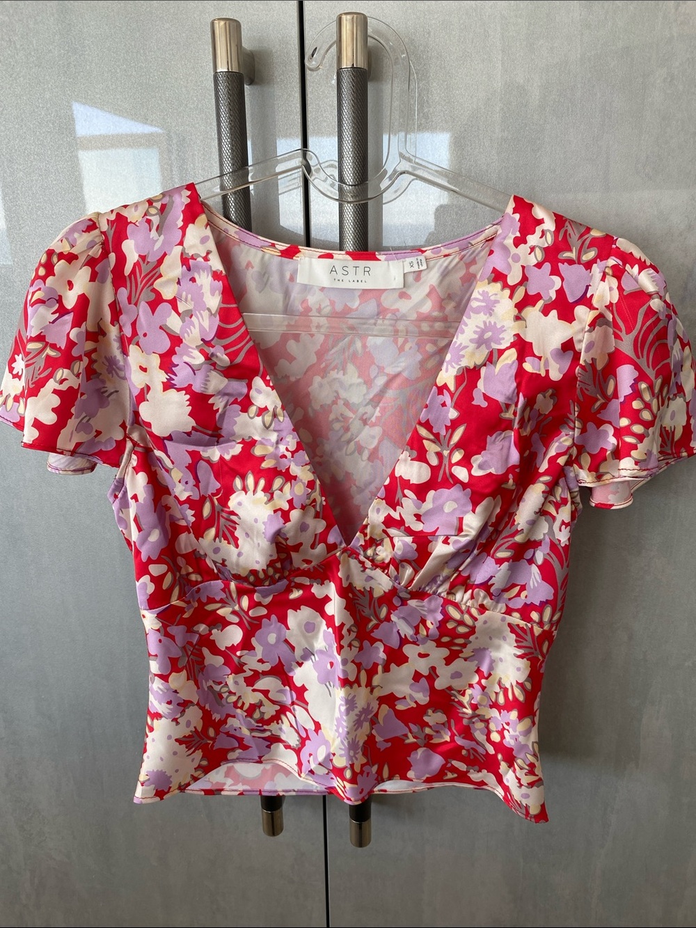 ASTR Red, Lavender, cream V-Neck Blouse, side zip size XS